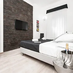  Konukevi Black Colosseo İtalya