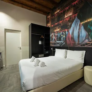 Italianflat - Theatrum And Верона